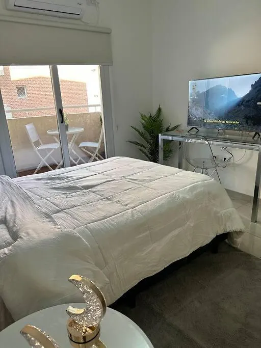 Departamento Espacioso En Un Complejo Residencial, Cerca Del Shopping Nuevo Centro-1