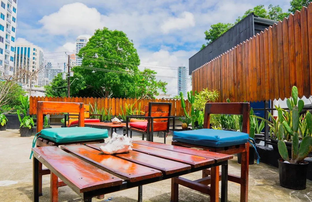 Eden'S Garden Hostel-1