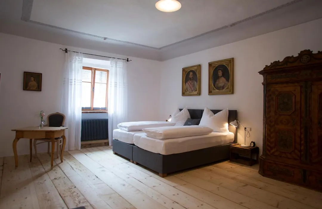 Hotel & Gourmetwirtshaus Kirchenwirt Seit 1326-1
