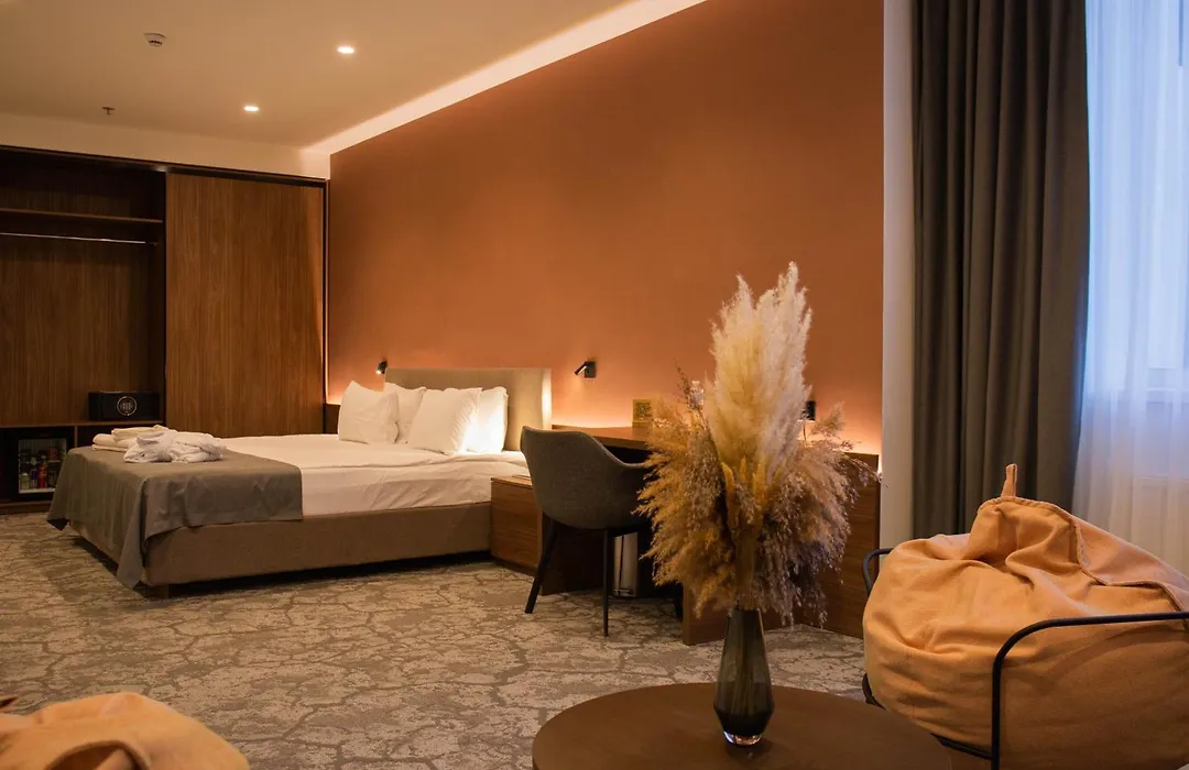 Small Hotel-1