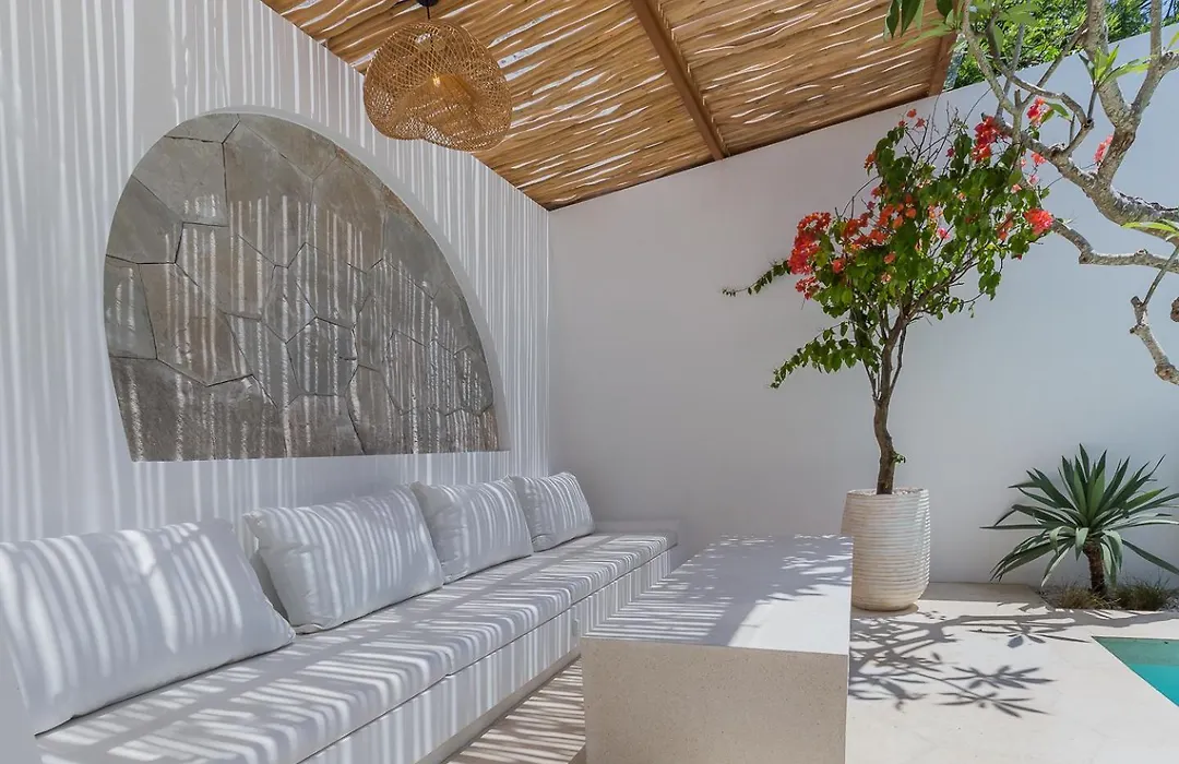 Stylish New 1 Bedroom Villa Near Dreamland Beach-1