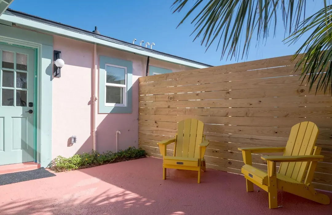 Haley'S Court Boutique Motel-1