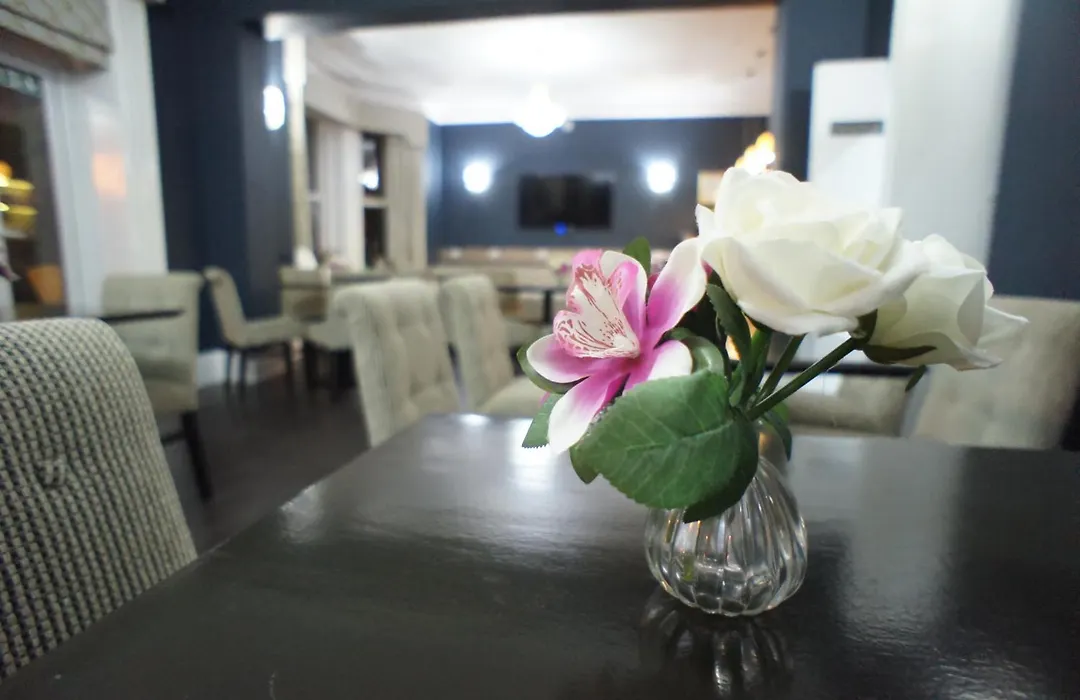 Applewood Hotel-1
