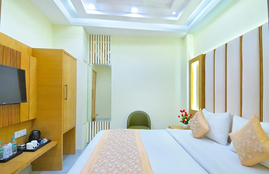 Hotel Northern Palace Just - 1 Min Connaught Place & New Delhi Station-1