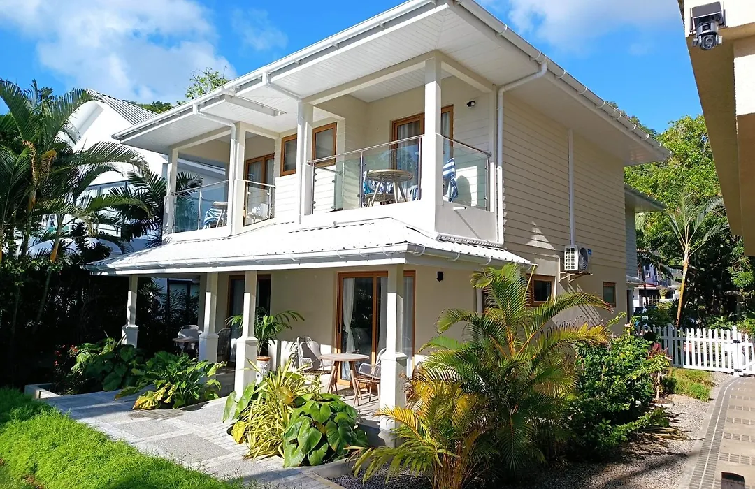 Crown Beach Hotel Seychelles-1