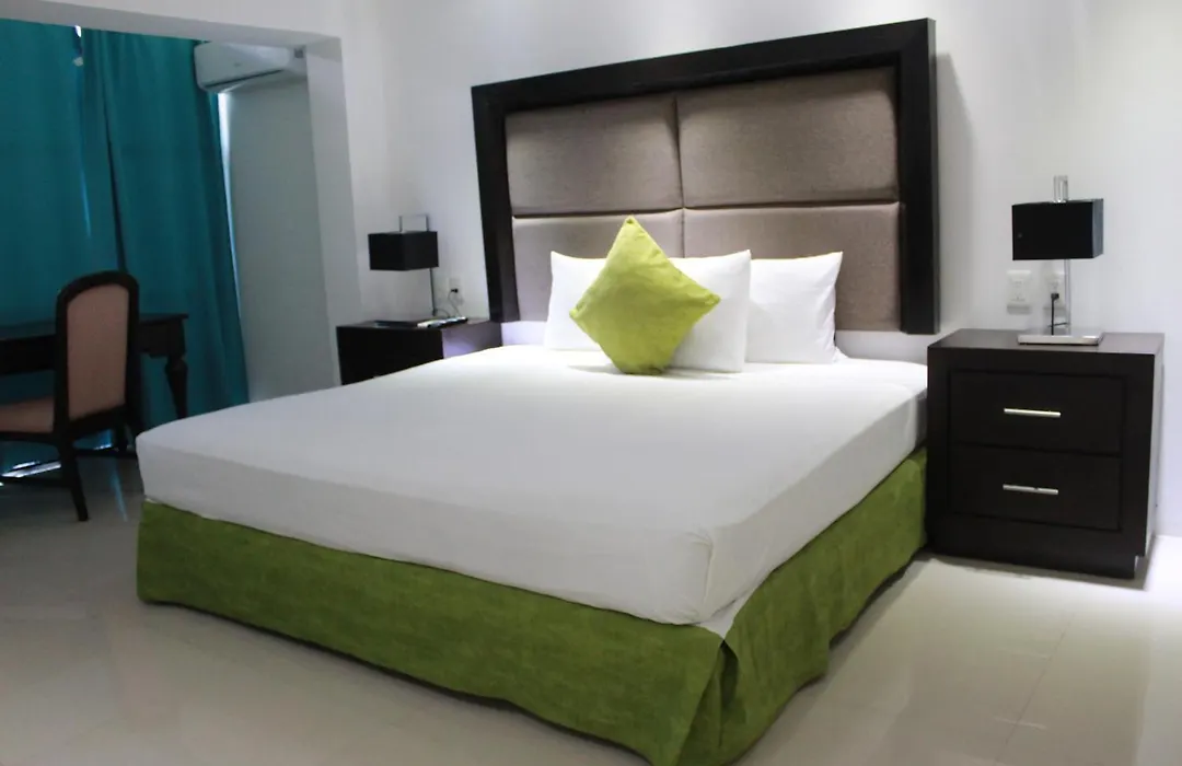 Nirvana Hotel - Cancun Hotel Zone-1