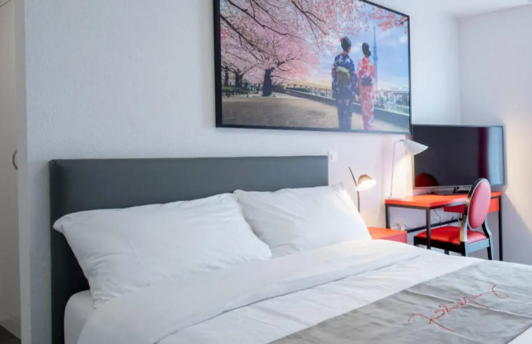 "The Freddie Mercury" Hotel-1