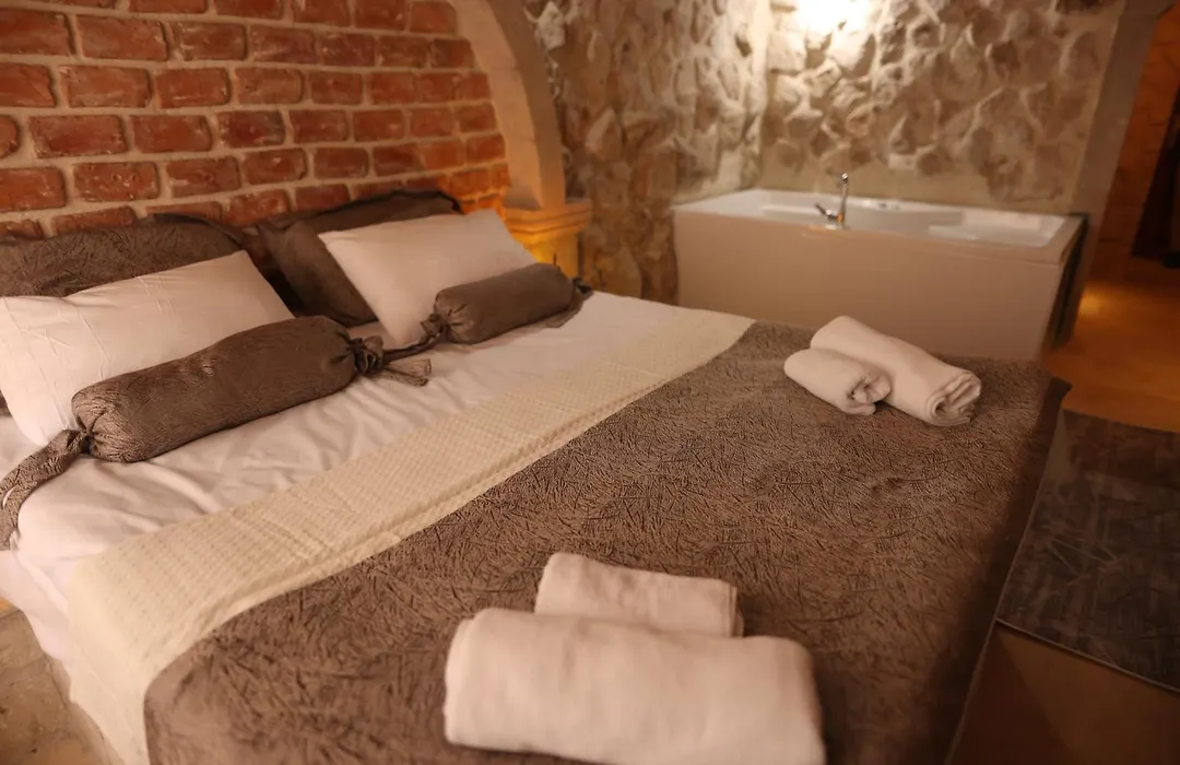 Wisstone Hotel-1