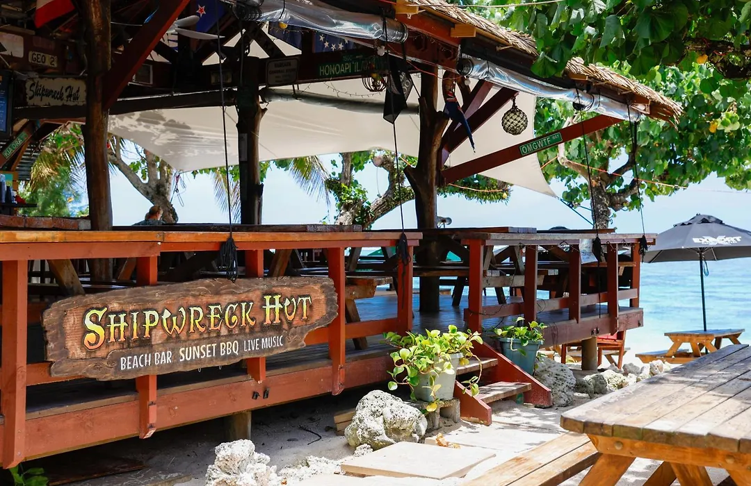 Aroa Beachside Resort-1