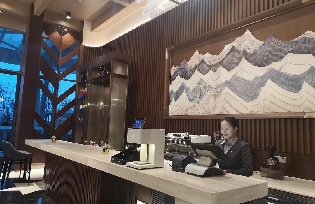 L+Snow Supreme Hotel-1