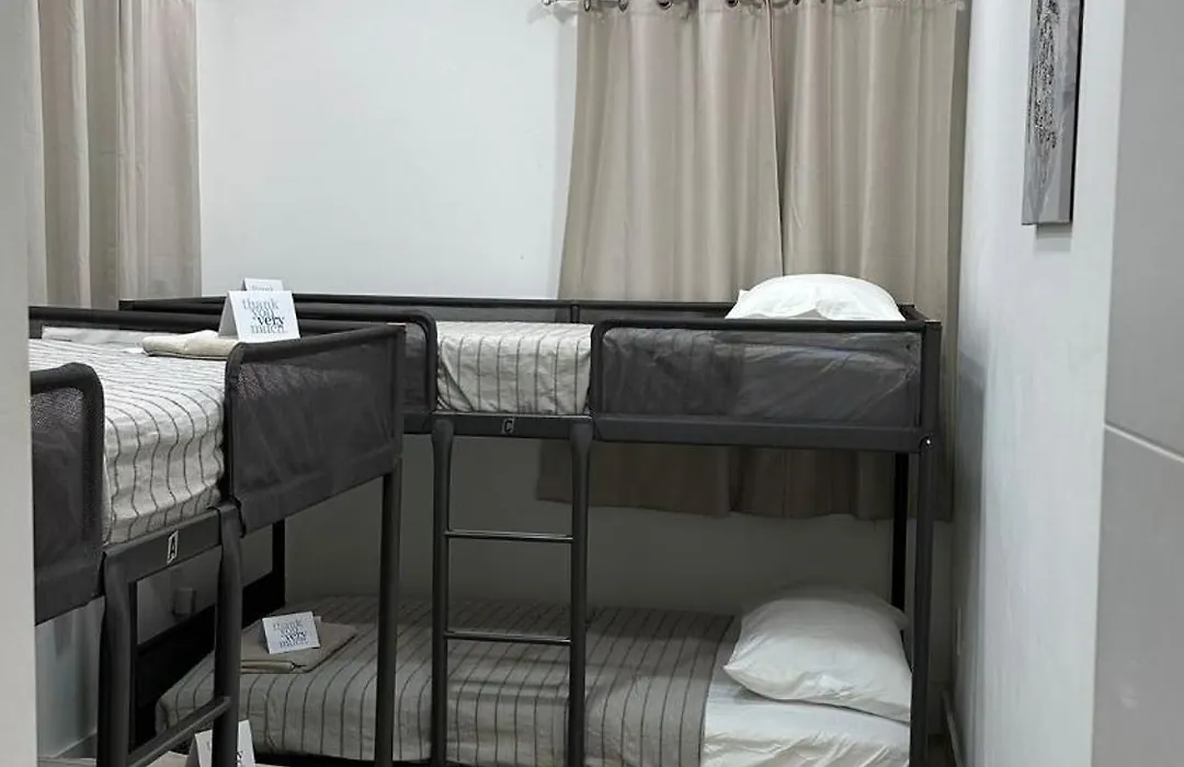 203 Miami Shared Rooms For Men Central Comfortable, Affordable-1