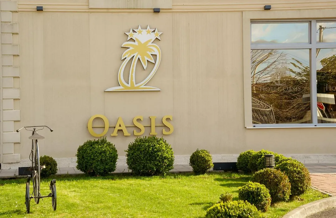 Hotel Oasis-1