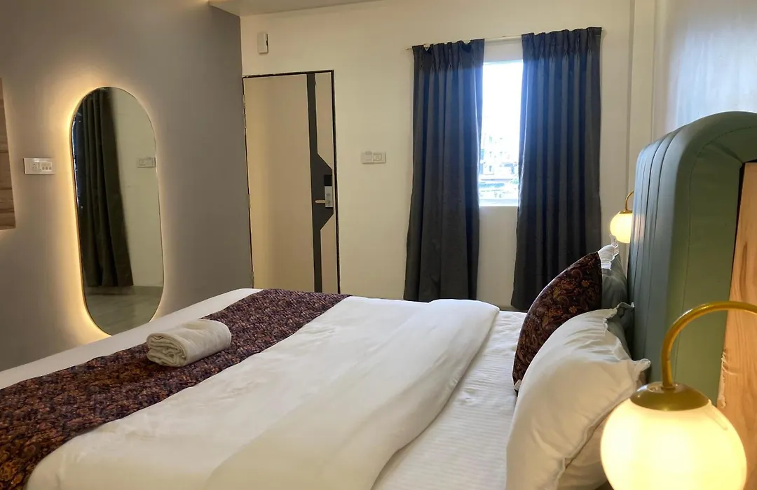 The Lavish Stay-1