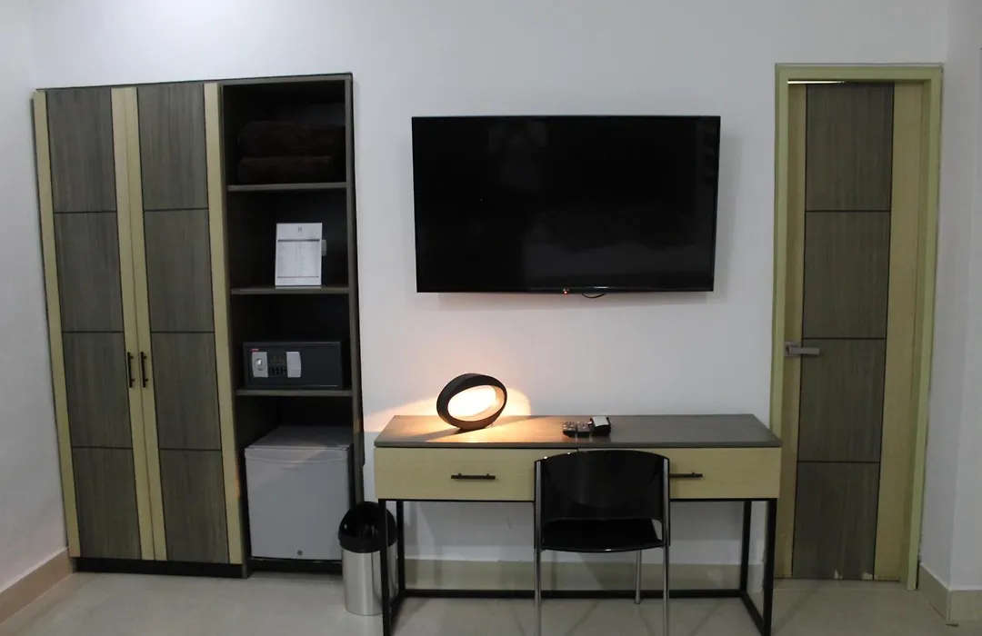 Hotel Merlott Lleras-1