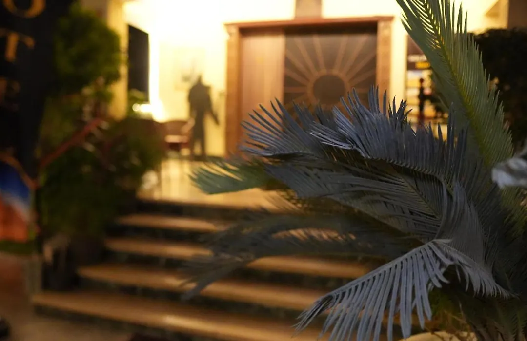 Hotel Pyramids-1
