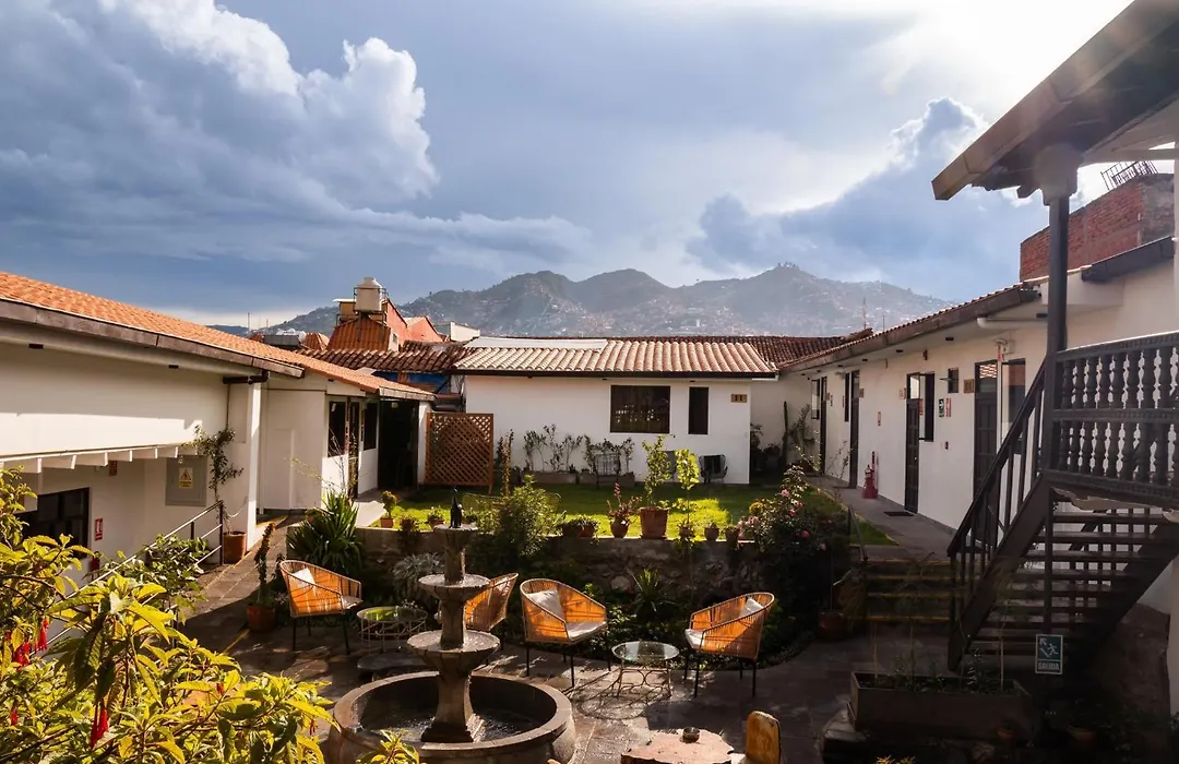 Black Llama Hostel Cusco-1