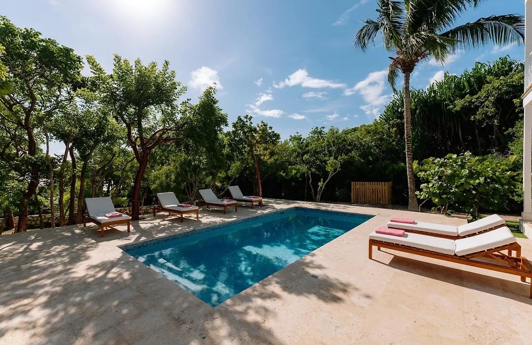 Pink Sands Resort-1