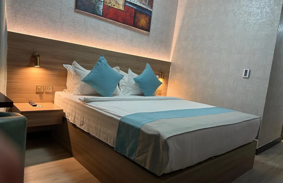 Strand Hotel-1