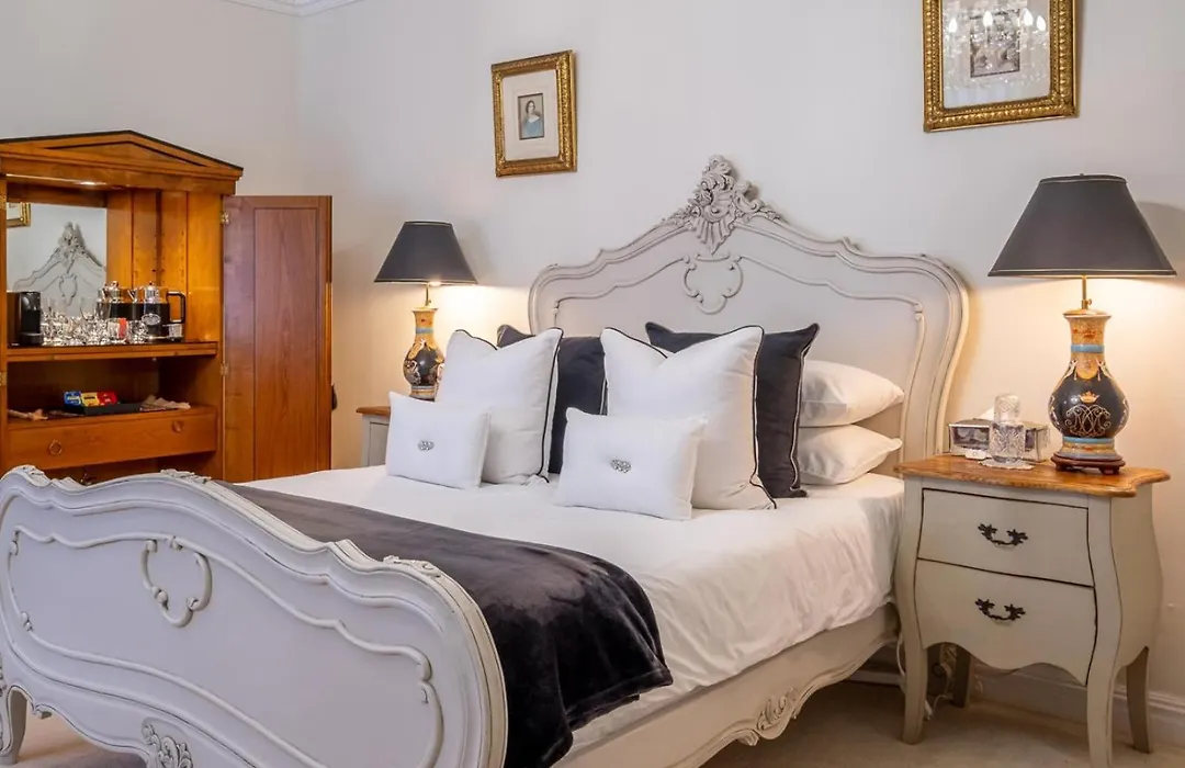 Grand Lux Boutique Manor-1