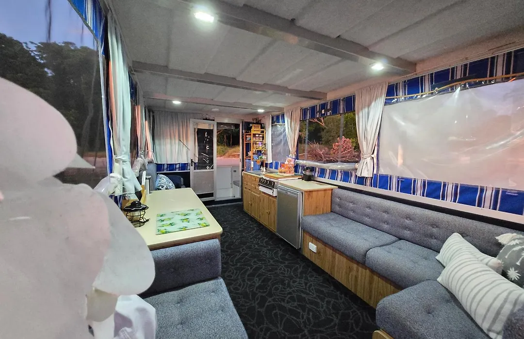 Liquid Paridise Noosaville Houseboat "Experience More"-1