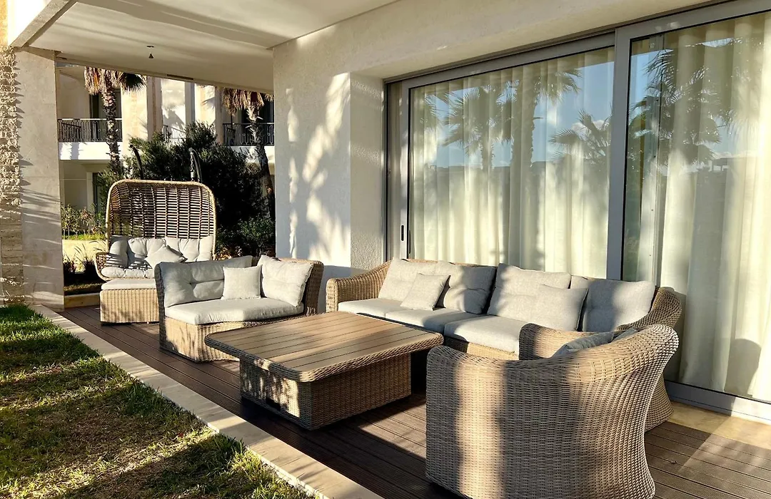 Ritz Carlton Luxurious Stay-1
