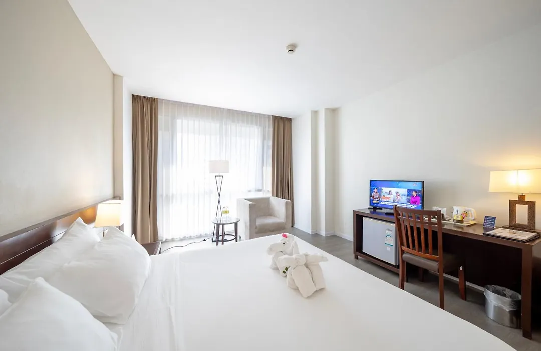 Golden Crown Grand Hotel-1