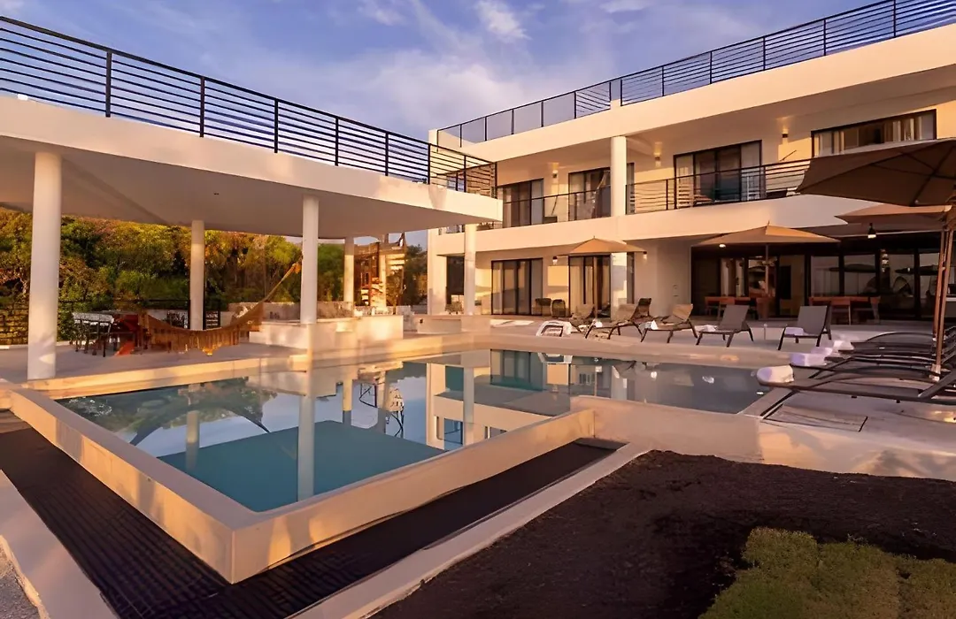 8Bdr Beach Private Chef -Wedding & Retreats /Golf Akumal Casa Milah-1