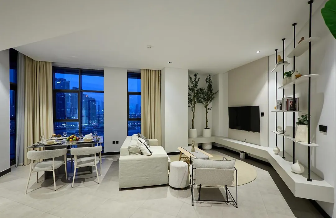 Full Burj Khalifa & Canal View I 7 Mins To Dubai Mall I Exclusive 2Bhk For Up To 6 People-1