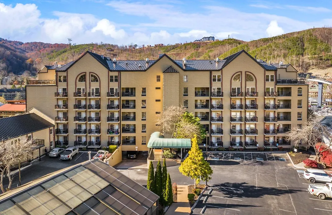 Black Bear Inn & Suites-1