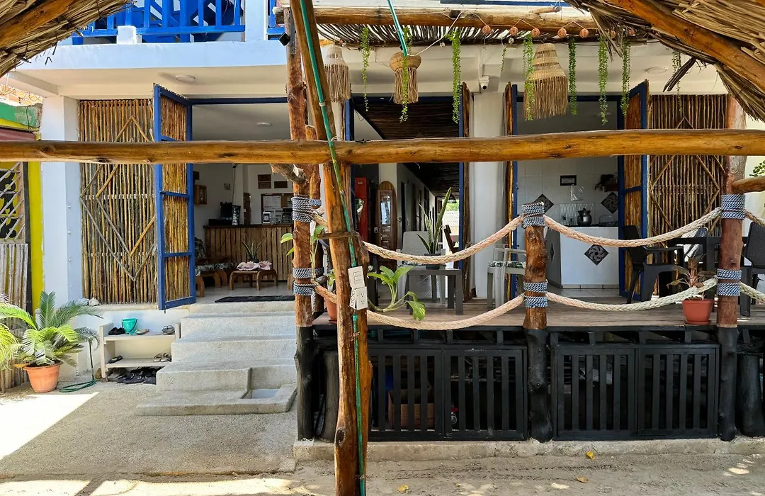 Hostel Beach House-1