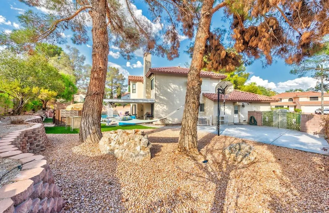 Treasure Bay-3Br Pool & Hot Tub Oasis Near T Strip-1
