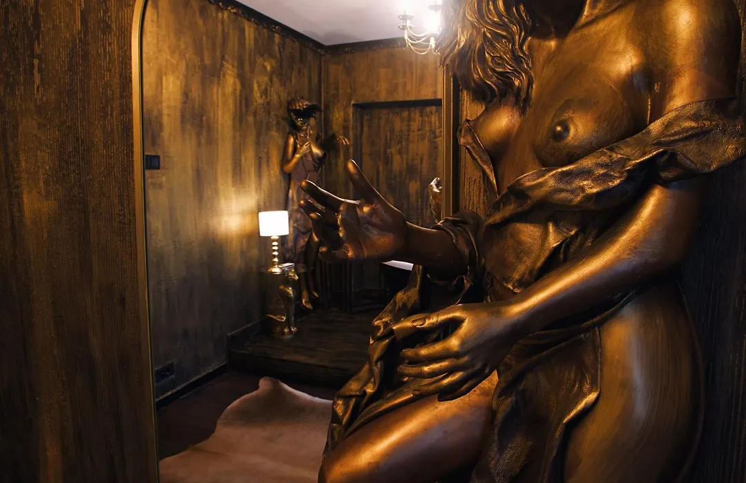 Royal Sinn Signature Suite-1