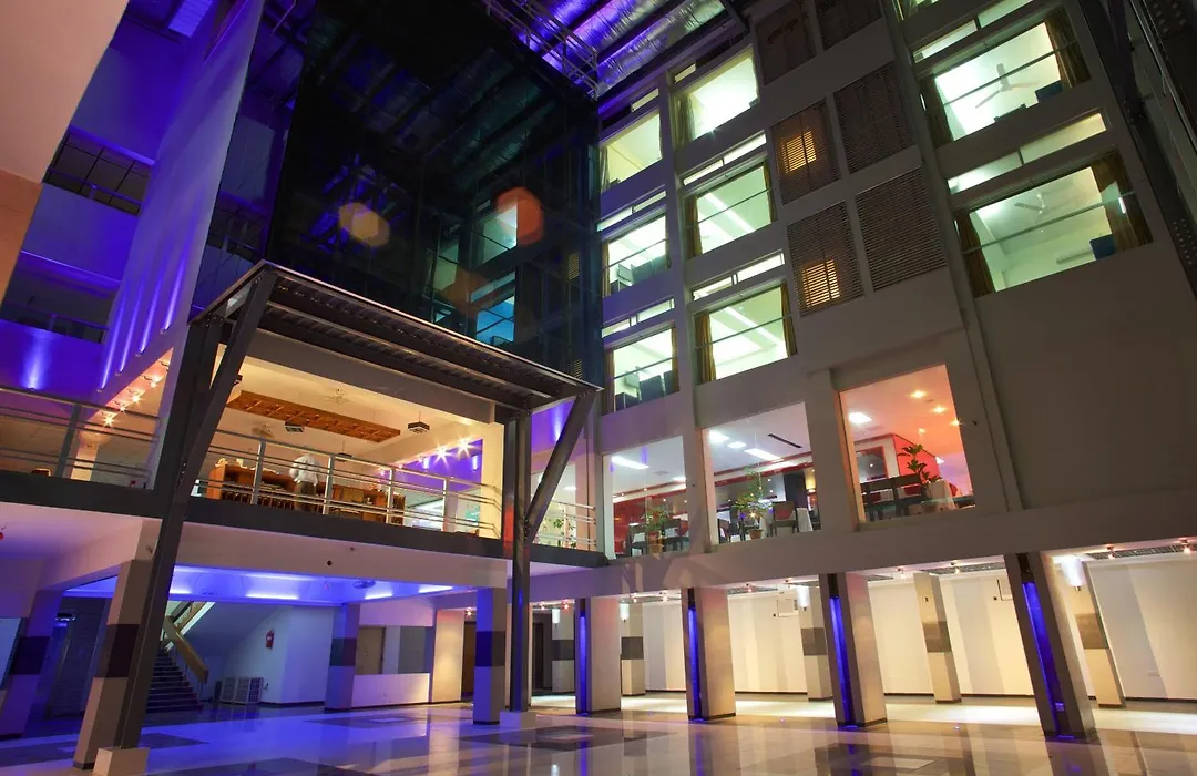 Hiltown Hotel-1