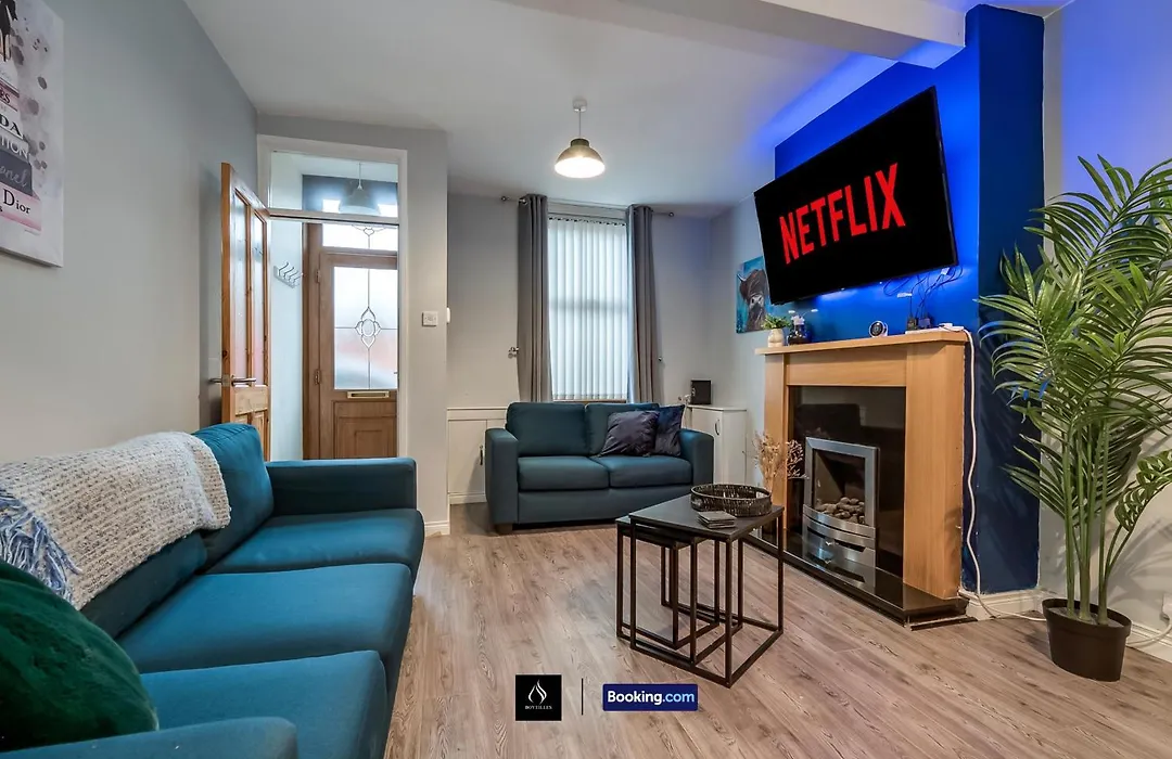 2 Bedrooms House By Boyeilles Apartments Short Lets & Serviced Accommodation Belfast With Free Wifi-1