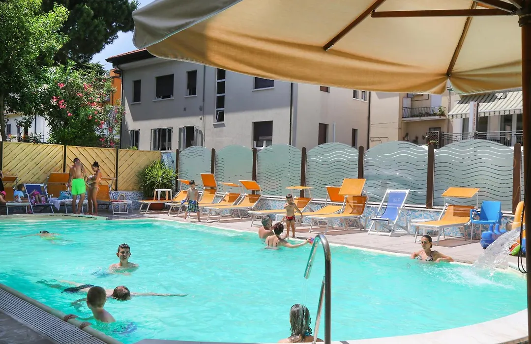 Hotel Leoni-1