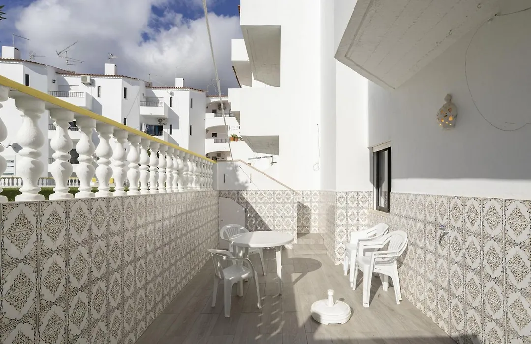 Areias De Sao Joao 2Br Apartment - Shared Pool & Terrace, By Hopstays-1
