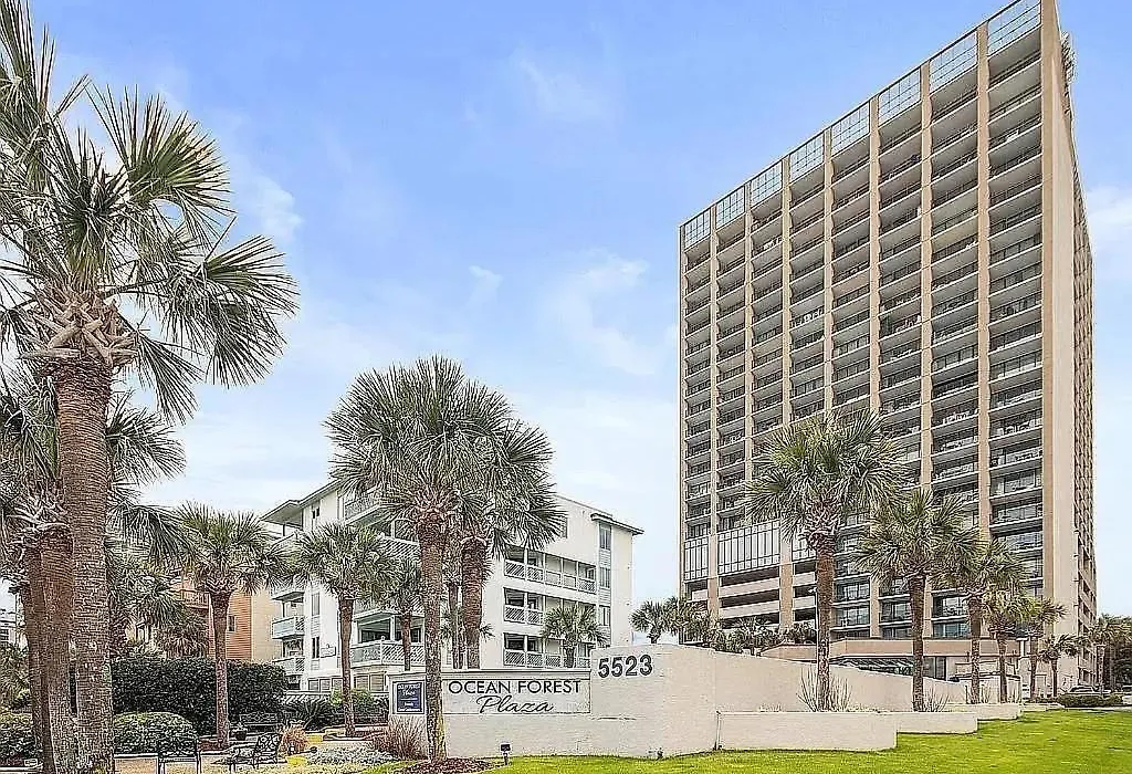 Coastal Comfort Your Perfect Beachfront Getaway-1