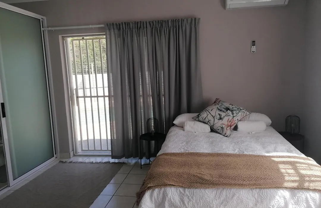 Pangolin Overnight Self-Catering Accommodation Cc-1
