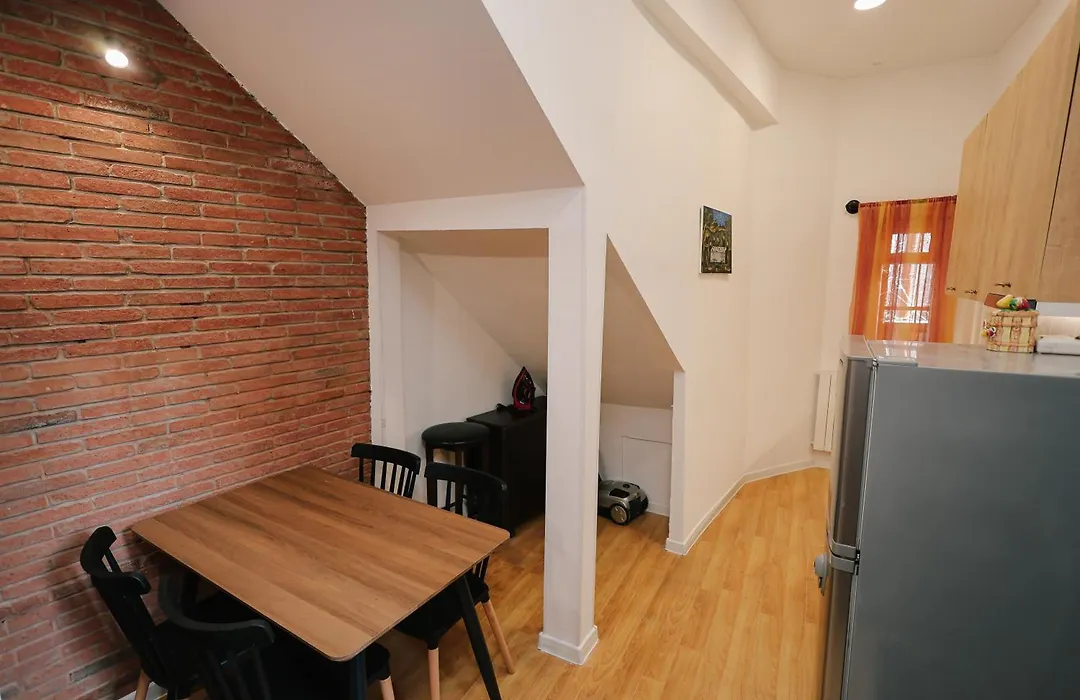 Rezis Sweet Home-1