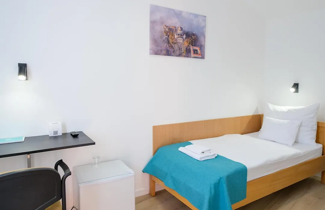 Hotel Adalbert Boldog Meszlenyi Zoltan Haz-1