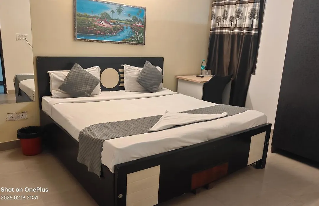 Prime Hotel - 2 Mins From Durgabai Deshmukh South Campus Metro-1