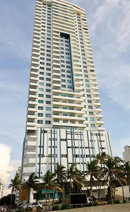 Apartamento En Edificio Palmetto Beach Frente A La Playa-1