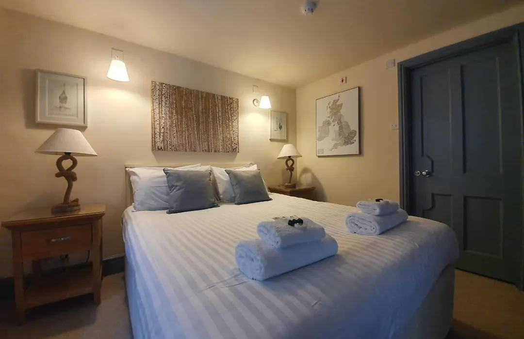 The Kings Arms Hotel-1