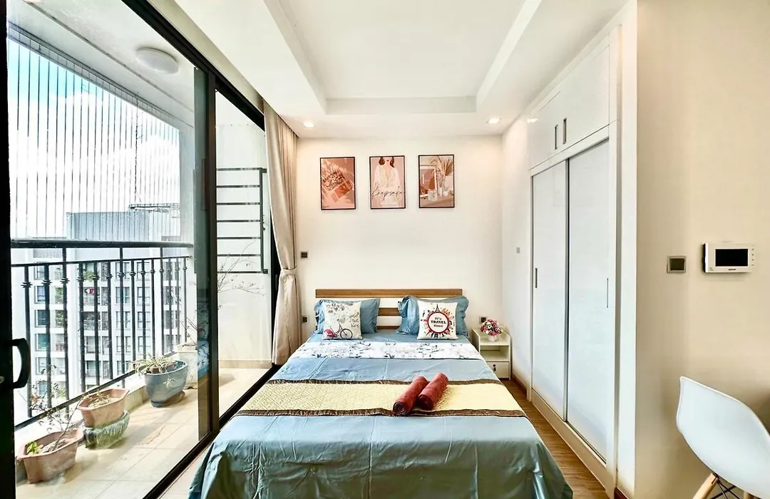 Fully Furnished Studio, 5 Star Class Apt With Gym, Pools, Tennis Yard & Other Outdoor Sport-1