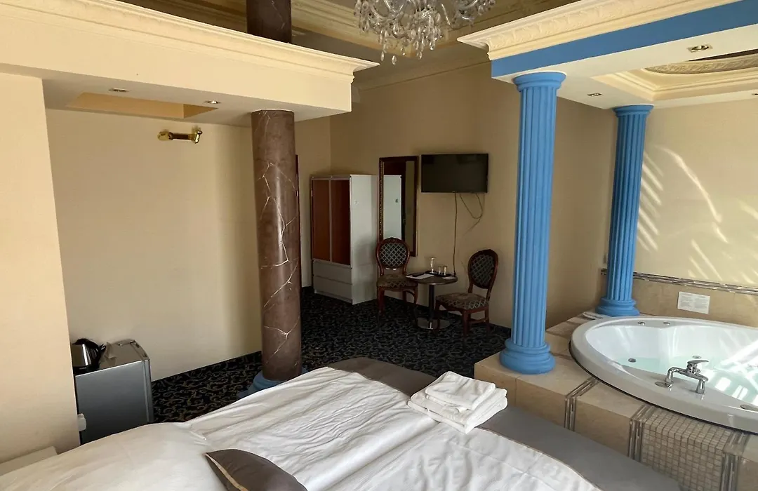 Hotel Venecia Palace-1