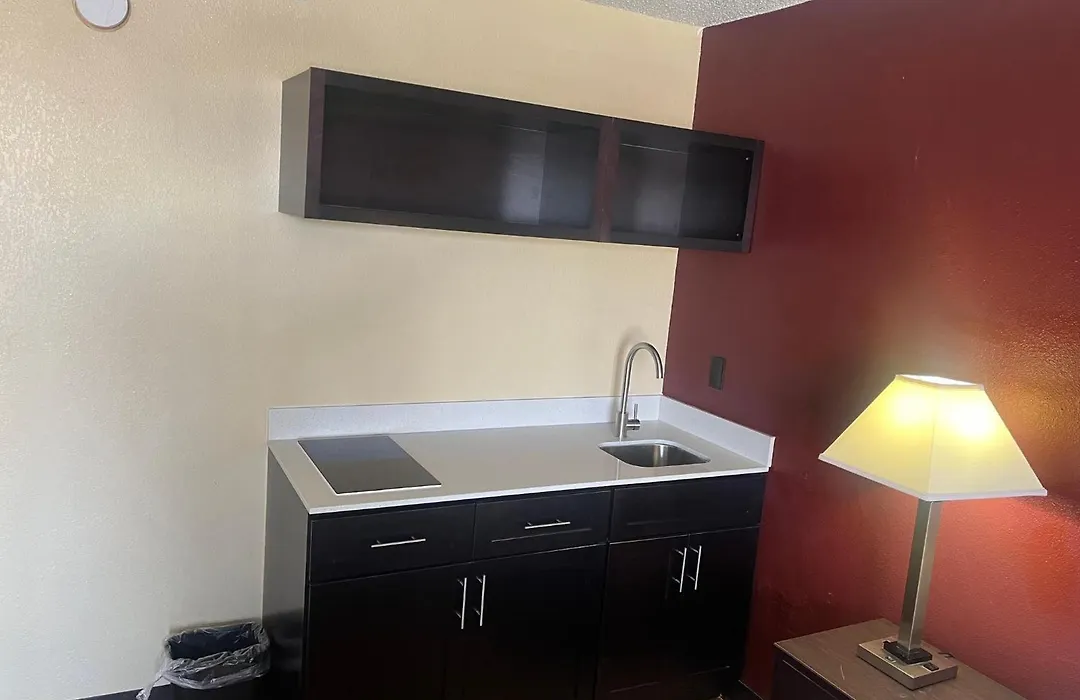 Red Roof Inn & Suites Indianapolis Airport-1