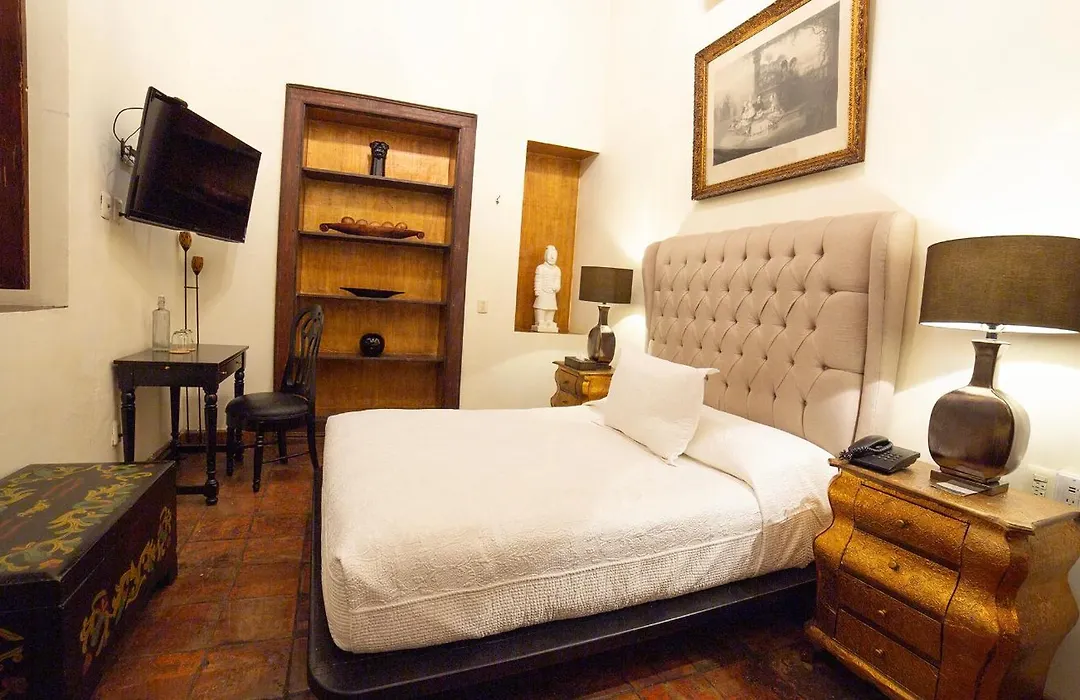 Casa Pedro Loza-1