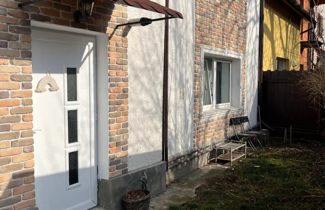Wood & Moss Apartment - Central - Free Parking - Nice Garden-1
