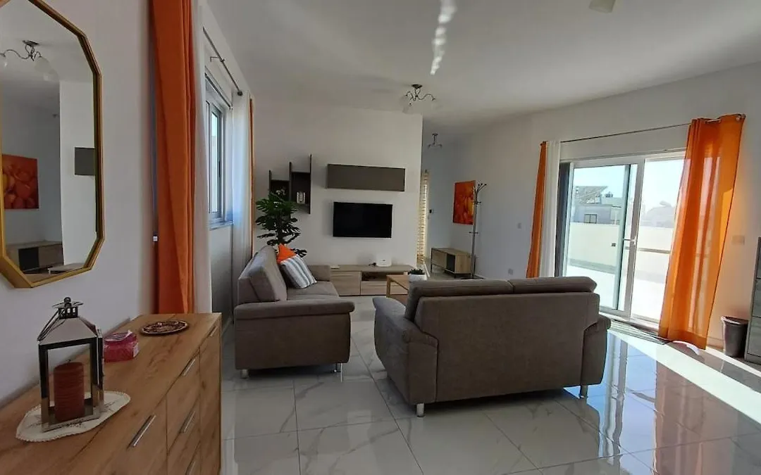 Tan-Nanniet Penthouse In Dingli-1
