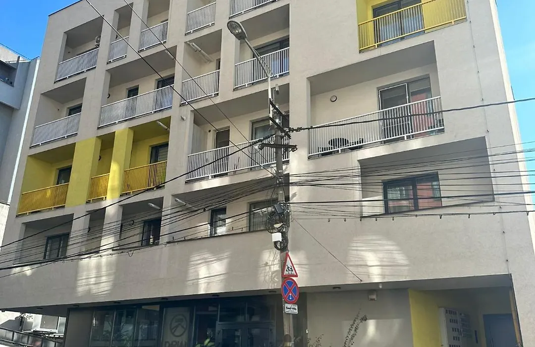Arya Apartment-Free Underground Parking-Ultracentral-1